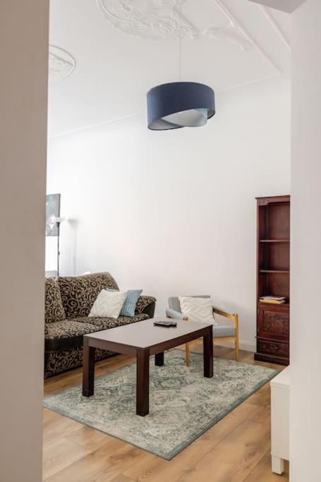 Apartament Rozeta Centrum 6Os เลกนิตซา ภายนอก รูปภาพ